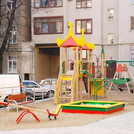 Нові Апартаменти 83 İvano-Frankivsk Dış mekan fotoğraf